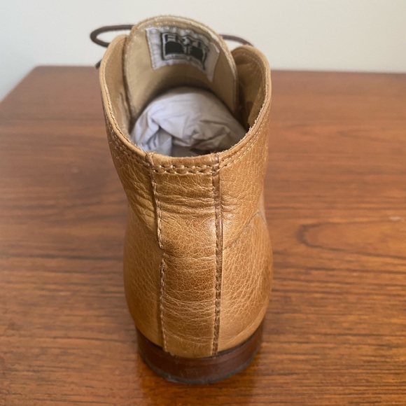 Women’s Frye Shoe - Picture 14 of 14